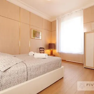 Gioia Five Stars House Nice